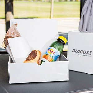 BLAGUSS Lunchbox mit Weckerl und Getränk.