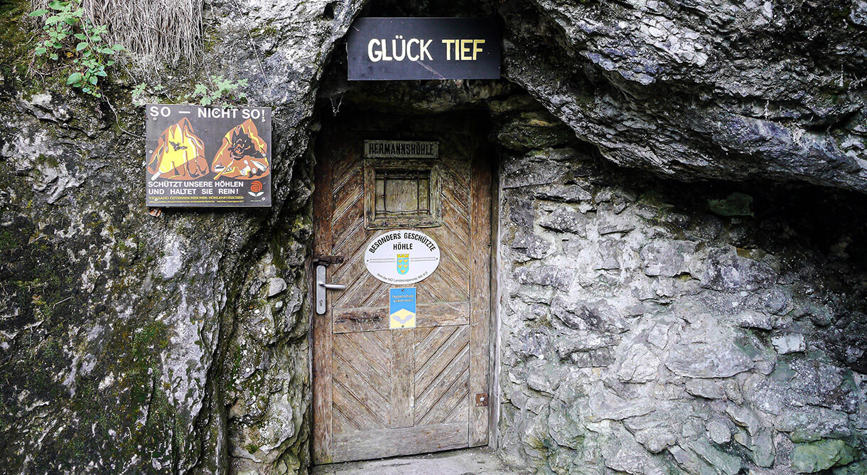 Eingang Hermannshöhle