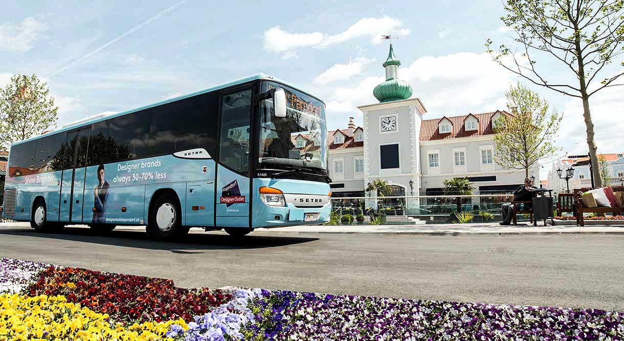 Blaguss Shuttle Bus im Designer Outlet Parndorf